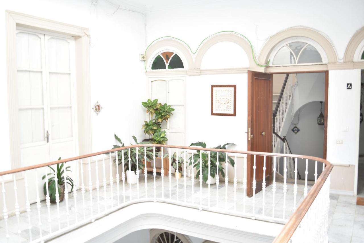 Apartamentos Veedor Cádiz Buitenkant foto